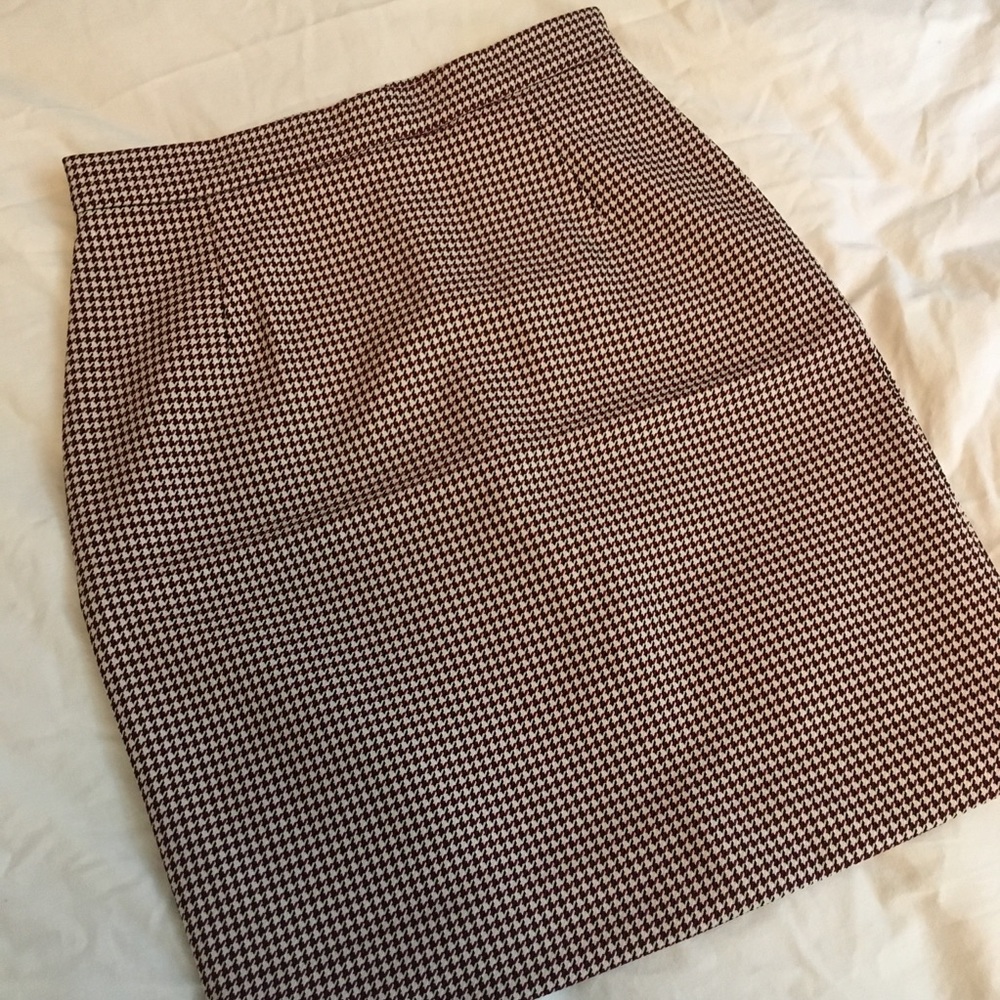 NWT 🍀 Houndstooth High-Waisted Red Pencil Skirt
